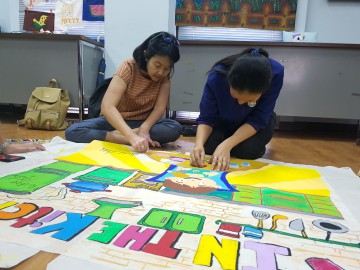อาสาสรา้งสื่อการเรยีนรู้ บนผืนผ้า อนุสาวรีย์25 ส.ค. 62 Volunteer to Create Learning Material on Canvas – in Thailand Aug, 25, 19